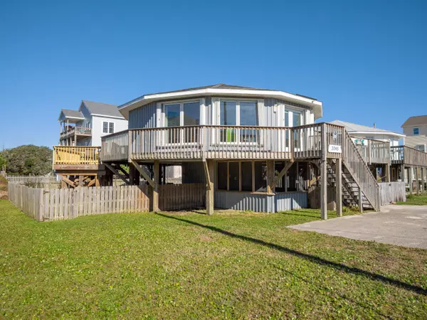 North Topsail Beach, NC 28460,3045 Island DR