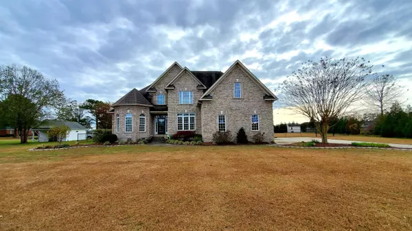 1452 Devon DR, Grimesland, NC 27837
