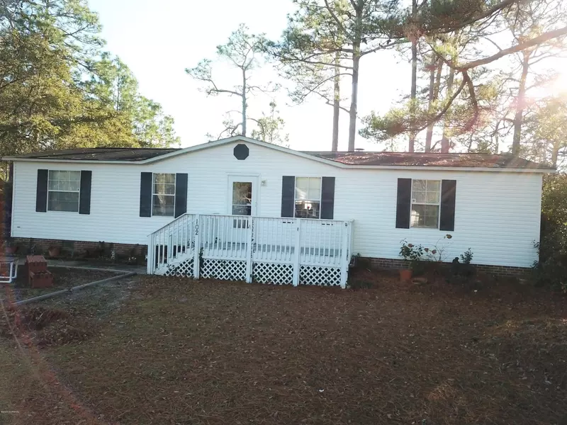 102 Topsail Lake DR, Hampstead, NC 28443