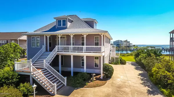 105 Maxwell DR, Harkers Island, NC 28531