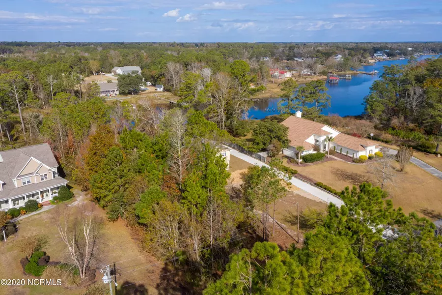 341 Chadwick Shores Drive, Sneads Ferry, NC 28460