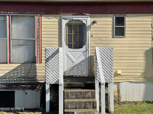 Hollister, NC 27844,623 Mills RD