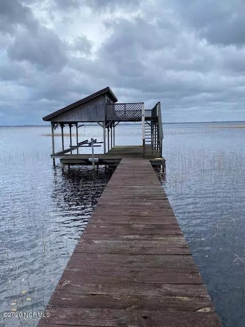 Lake Waccamaw, NC 28450,3051 Waccamaw Shores Road