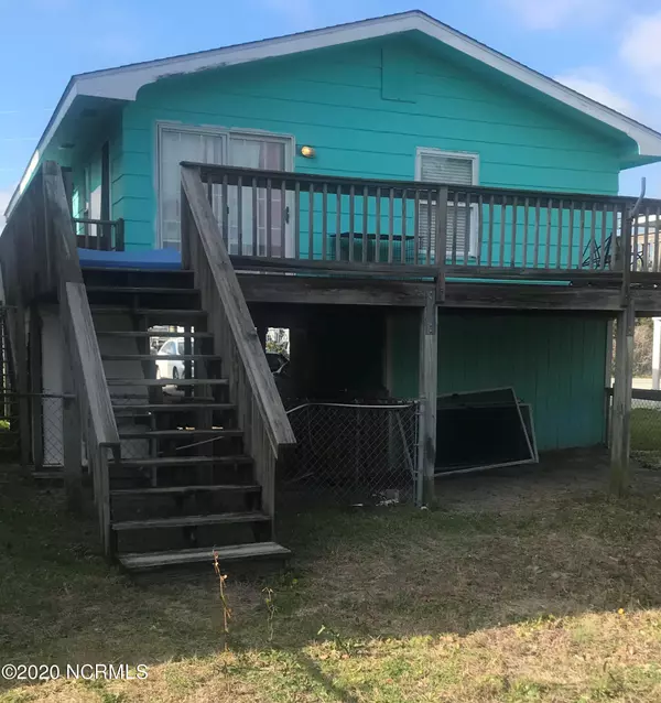 Surf City, NC 28445,822 S Topsail DR