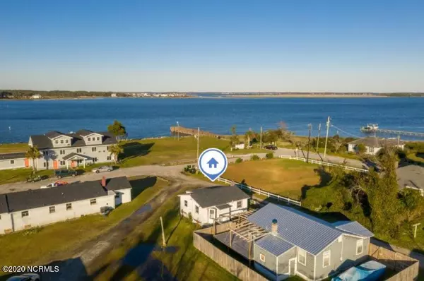 1105 Edgewater PL, Morehead City, NC 28557