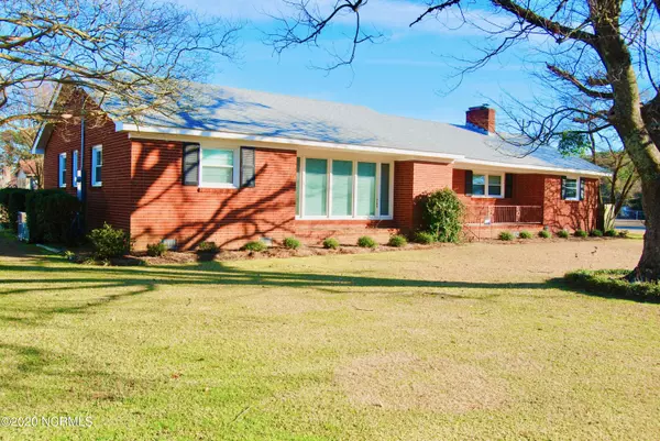 1104 Massey DR, Kinston, NC 28504