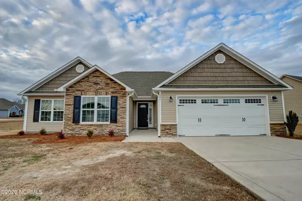 301 Cadenza LN, Richlands, NC 28574