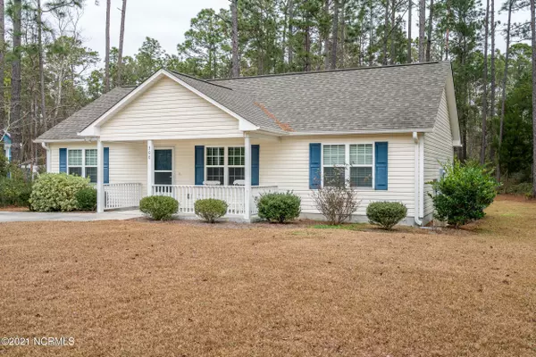 300 Pine Lake Road, Southport, NC 28461