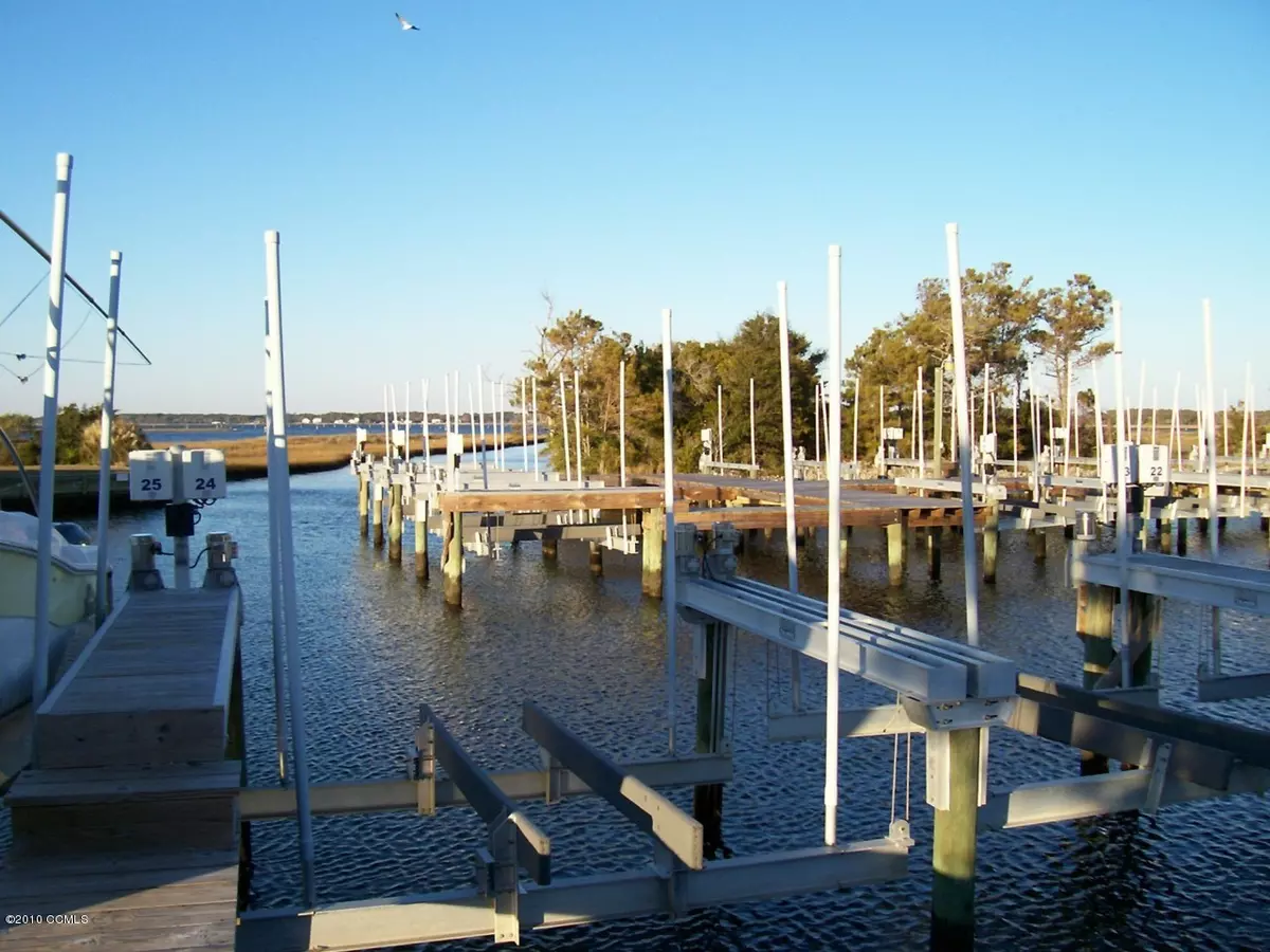 Harkers Island, NC 28531,245 Bayview Drive #59