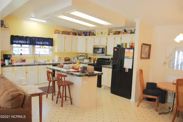 Cedar Point, NC 28584,107 Star Fish LN