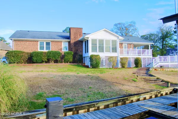 New Bern, NC 28562,112 Boatswain DR