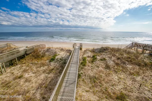 North Topsail Beach, NC 28460,3994 Island DR