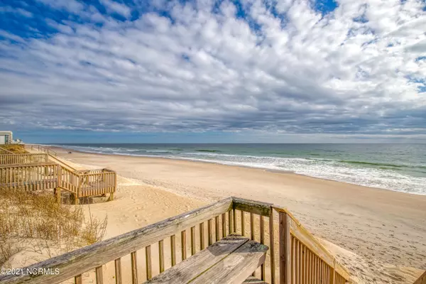 North Topsail Beach, NC 28460,3994 Island DR