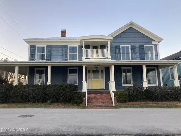 228 S Elm Street, Swansboro, NC 28584