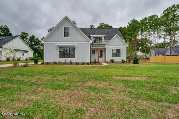 110 Berkshire LN, Hampstead, NC 28443