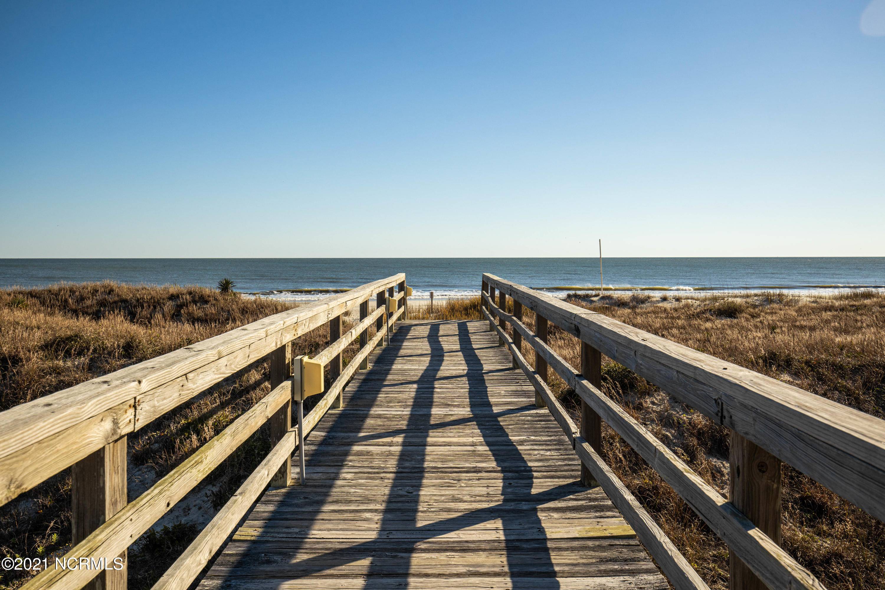Emerald Isle, NC 28594,10300 Coast Guard RD #B304