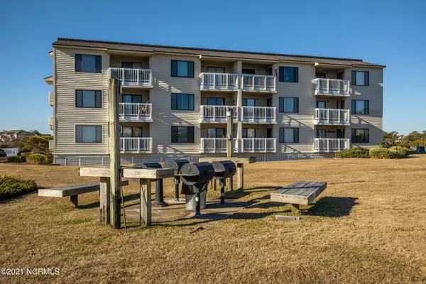 Emerald Isle, NC 28594,10300 Coast Guard RD #B304