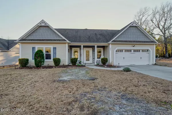 206 Anchor LN, Sneads Ferry, NC 28460