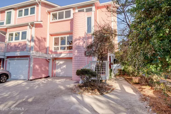 1904 Sand Dollar CT, Kure Beach, NC 28449