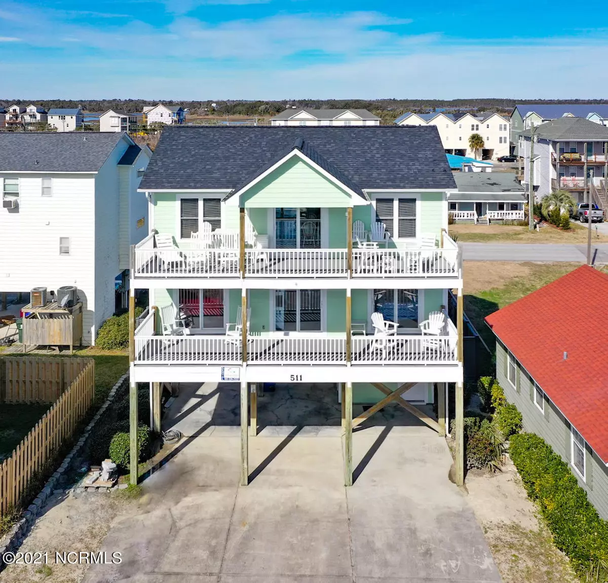 Surf City, NC 28445,511 N Shore DR