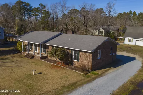 46 Blackwell Point Loop RD, Oriental, NC 28571