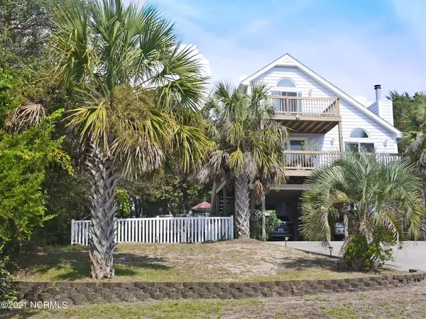 111 Wyndward CT, Emerald Isle, NC 28594