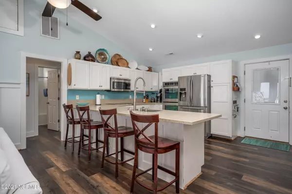 Surf City, NC 28445,612 N Shore DR