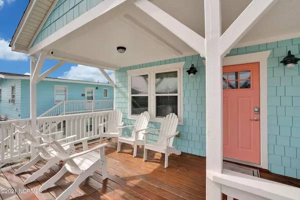 Oak Island, NC 28465,207 SE 77th ST