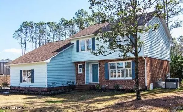 10017 N Olde Towne Wynd SE, Belville, NC 28451