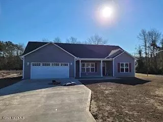 111 Granny DR, Sneads Ferry, NC 28460