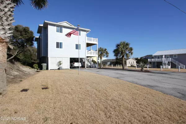 Emerald Isle, NC 28594,102 Sandbur Drive #West