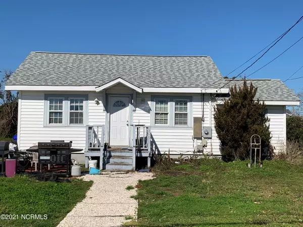 208 Charlotte Avenue, Carolina Beach, NC 28428