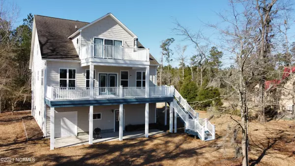 308 Bay Point RD, Chocowinity, NC 27817