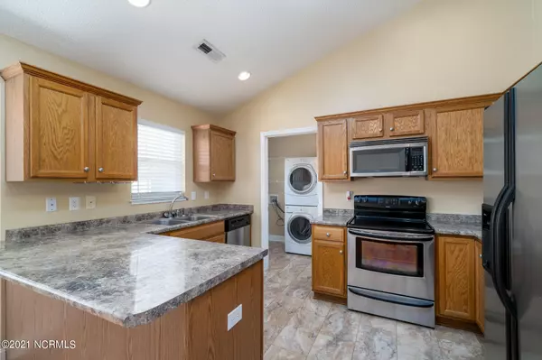 Teachey, NC 28464,110 Henry Giddeons DR