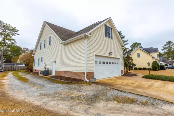 Greenville, NC 27858,4136 River Chase DR