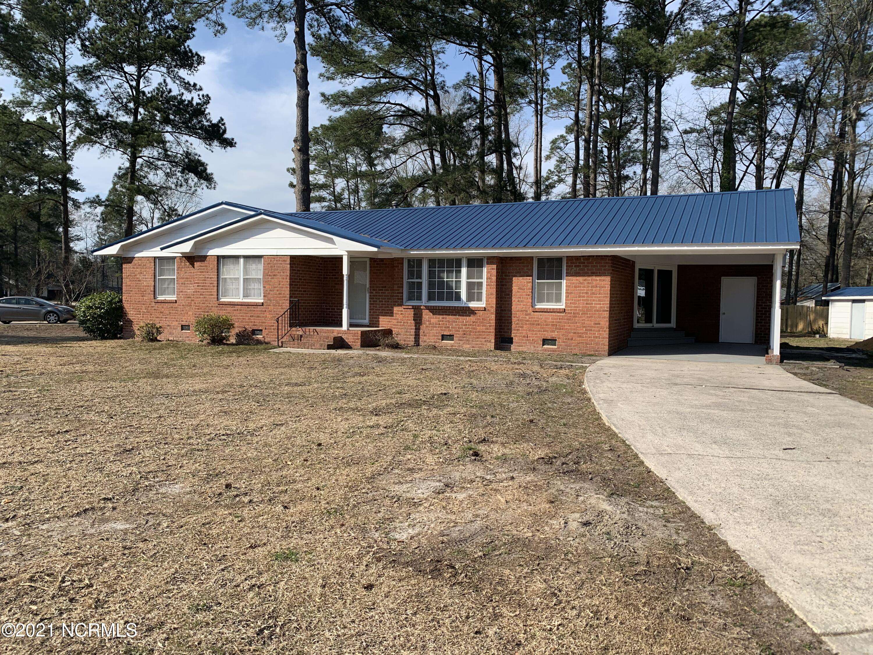 1200 Rose CT, Laurinburg, NC 28352