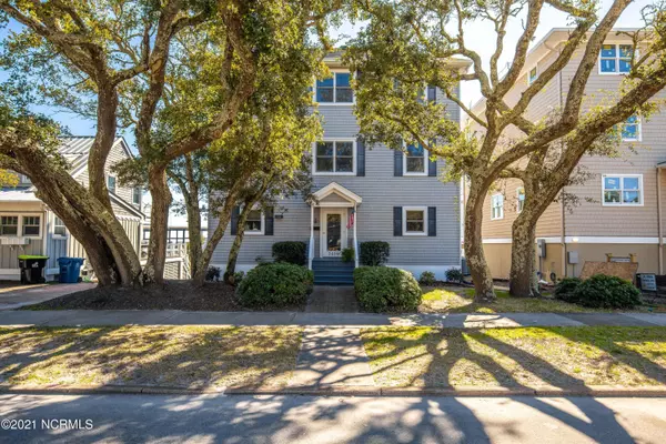 2405 Evans ST, Morehead City, NC 28557