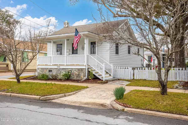 1208 Evans ST, Morehead City, NC 28557