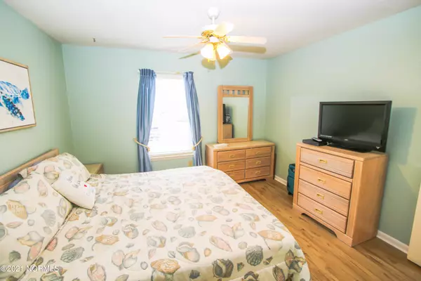 Surf City, NC 28445,918 N New River DR #121