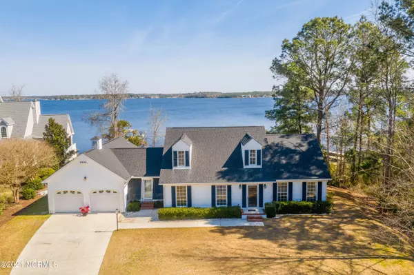 Swansboro, NC 28584,122 Line Boat Lane