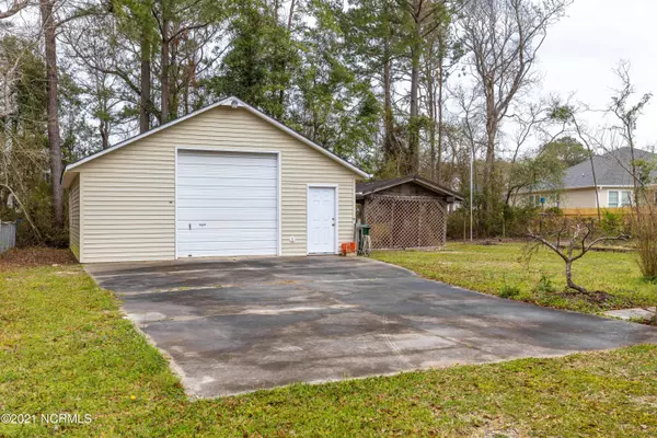 Cape Carteret, NC 28584,107 Bayshore DR