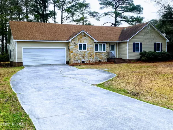 208 Lord Granville DR, Morehead City, NC 28557