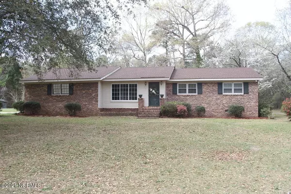 339 Cape Owen Manor RD, Elizabethtown, NC 28337