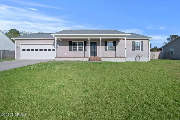 302 N Grazing CT, Sneads Ferry, NC 28460