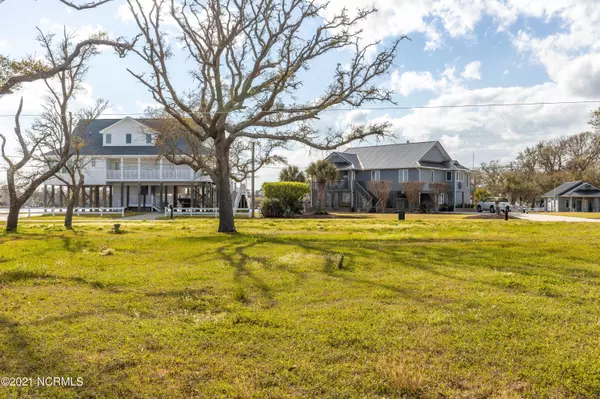 Cape Carteret, NC 28584,309 Bogue Sound Drive