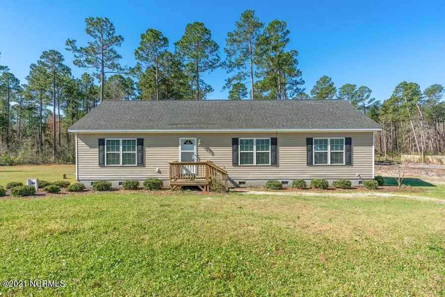 744 Ridgecrest LN, Rocky Point, NC 28457