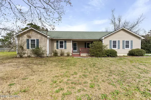 985 Sand Ridge Road, Hubert, NC 28539