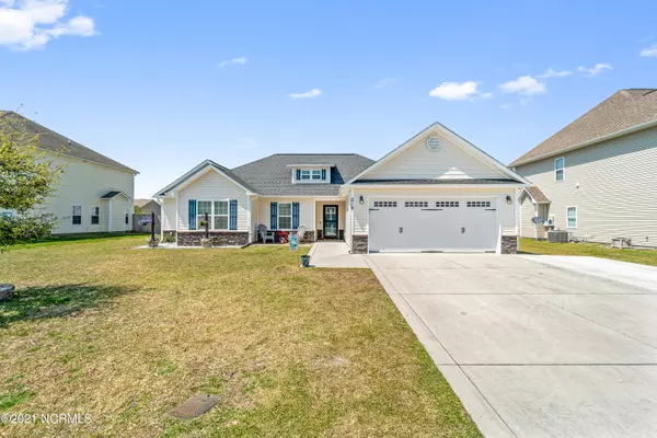 519 Louvre LN, Jacksonville, NC 28546