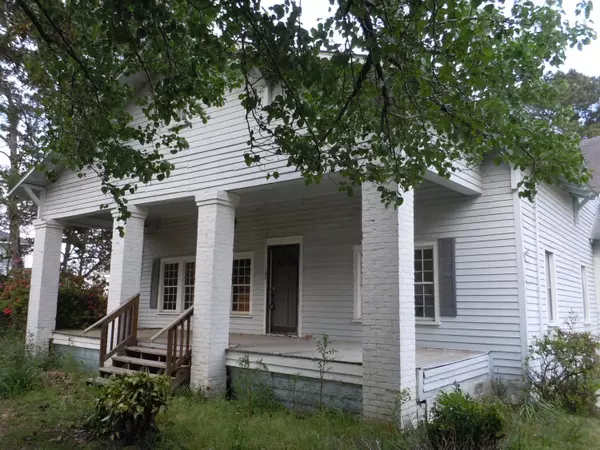 205 S Lewis Street, Tabor City, NC 28463