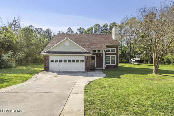 210 Lakeside DR, Sneads Ferry, NC 28460